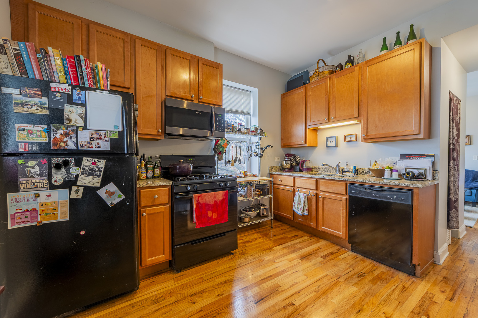 1358 N Artesian Avenue 2439-3R