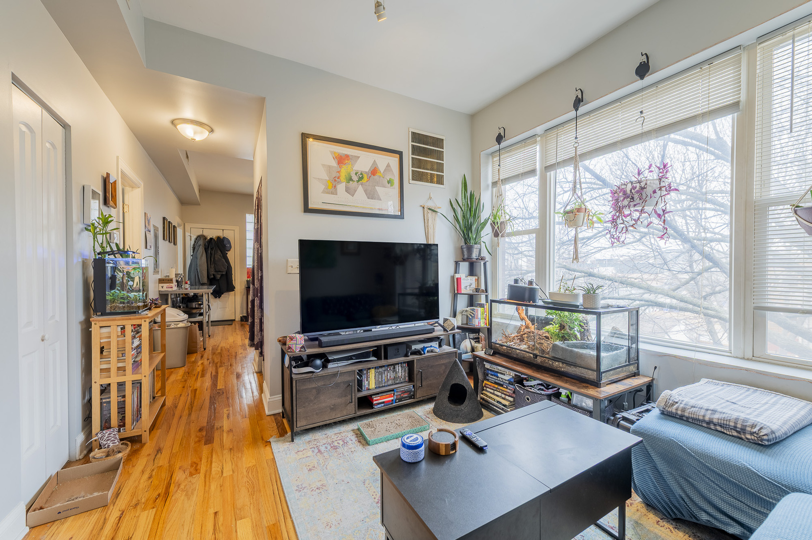 1358 N Artesian Avenue 2439-3R