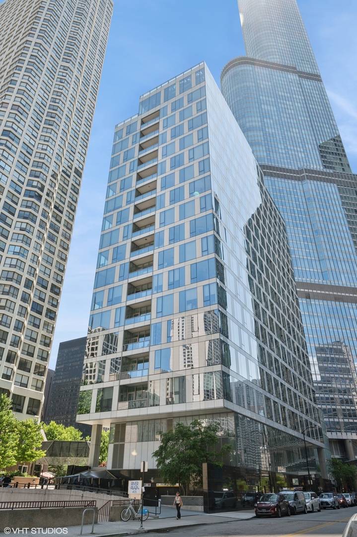 403 N Wabash Avenue 17C