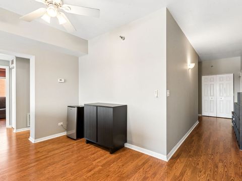 Tiny photo for 3303 GROVE Avenue #604, Berwyn, IL 60402 (MLS # 12599490)