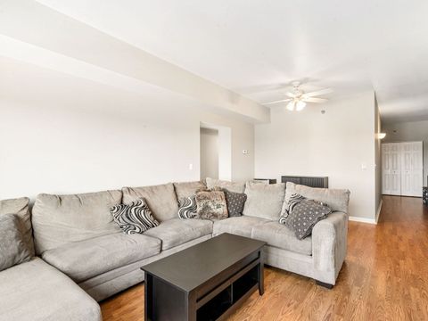 Tiny photo for 3303 GROVE Avenue #604, Berwyn, IL 60402 (MLS # 12599490)