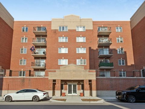 Tiny photo for 3303 GROVE Avenue #604, Berwyn, IL 60402 (MLS # 12599490)