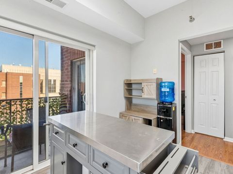 Tiny photo for 3303 GROVE Avenue #604, Berwyn, IL 60402 (MLS # 12599490)