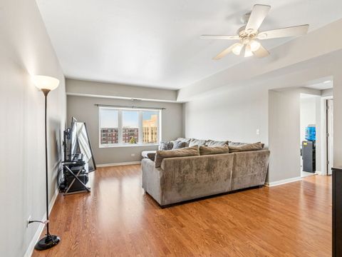 Tiny photo for 3303 GROVE Avenue #604, Berwyn, IL 60402 (MLS # 12599490)