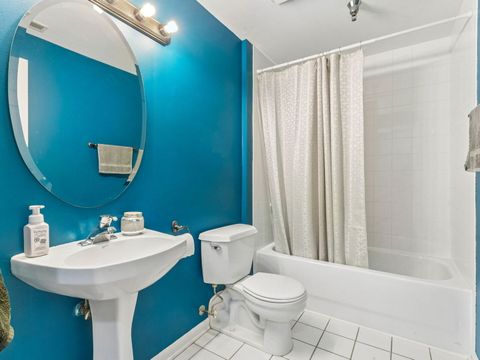 Tiny photo for 3303 GROVE Avenue #604, Berwyn, IL 60402 (MLS # 12599490)