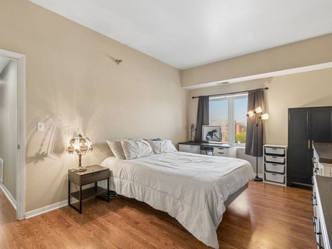 Tiny photo for 3303 GROVE Avenue #604, Berwyn, IL 60402 (MLS # 12599490)