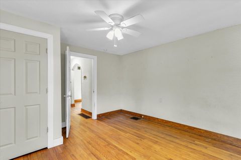 Tiny photo for 606 S Johnson Avenue, Urbana, IL 61801 (MLS # 12402281)
