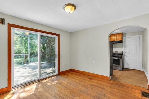 Tiny photo for 606 S Johnson Avenue, Urbana, IL 61801 (MLS # 12402281)