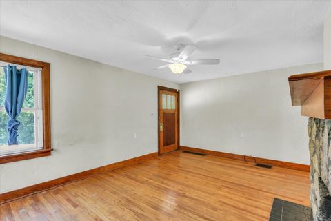 Tiny photo for 606 S Johnson Avenue, Urbana, IL 61801 (MLS # 12402281)