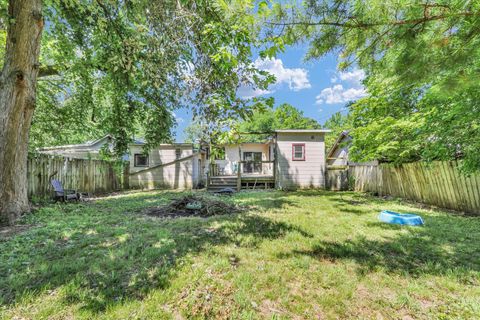 Tiny photo for 606 S Johnson Avenue, Urbana, IL 61801 (MLS # 12402281)