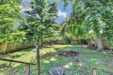 Tiny photo for 606 S Johnson Avenue, Urbana, IL 61801 (MLS # 12402281)