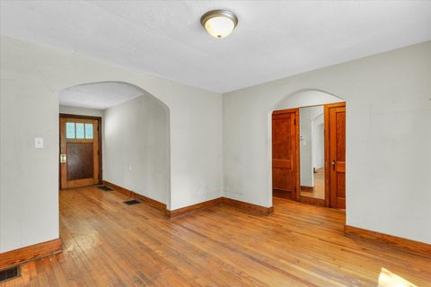 Tiny photo for 606 S Johnson Avenue, Urbana, IL 61801 (MLS # 12402281)