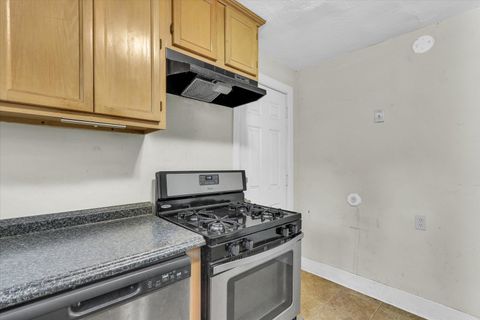 Tiny photo for 606 S Johnson Avenue, Urbana, IL 61801 (MLS # 12402281)