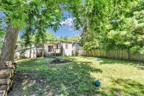 Tiny photo for 606 S Johnson Avenue, Urbana, IL 61801 (MLS # 12402281)