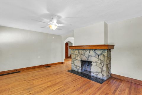Tiny photo for 606 S Johnson Avenue, Urbana, IL 61801 (MLS # 12402281)
