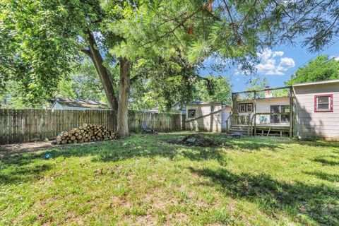 Tiny photo for 606 S Johnson Avenue, Urbana, IL 61801 (MLS # 12402281)