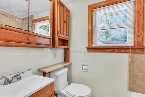 Tiny photo for 606 S Johnson Avenue, Urbana, IL 61801 (MLS # 12402281)