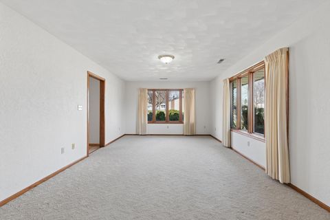 Tiny photo for 621 4th Avenue #3, Dewitt, IA 52742 (MLS # 12602445)