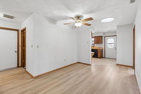 Tiny photo for 621 4th Avenue #3, Dewitt, IA 52742 (MLS # 12602445)