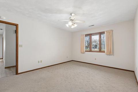 Tiny photo for 621 4th Avenue #3, Dewitt, IA 52742 (MLS # 12602445)
