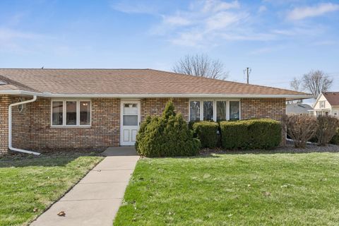 Tiny photo for 621 4th Avenue #3, Dewitt, IA 52742 (MLS # 12602445)