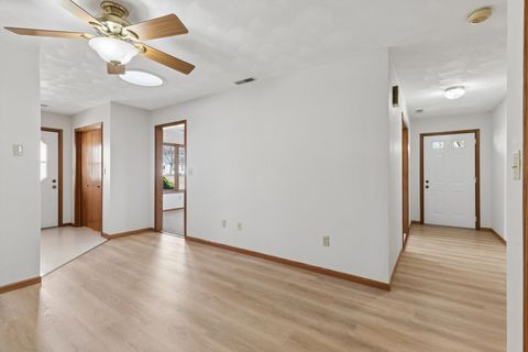 Tiny photo for 621 4th Avenue #3, Dewitt, IA 52742 (MLS # 12602445)