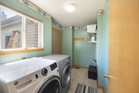 Tiny photo for 8 Elizabeth Court, Lake In The Hills, IL 60156 (MLS # 12627225)