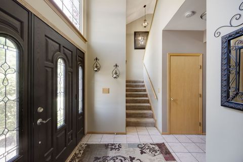 Tiny photo for 8 Elizabeth Court, Lake In The Hills, IL 60156 (MLS # 12627225)