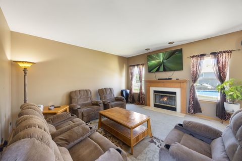 Tiny photo for 8 Elizabeth Court, Lake In The Hills, IL 60156 (MLS # 12627225)