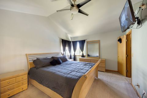 Tiny photo for 8 Elizabeth Court, Lake In The Hills, IL 60156 (MLS # 12627225)