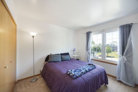 Tiny photo for 8 Elizabeth Court, Lake In The Hills, IL 60156 (MLS # 12627225)