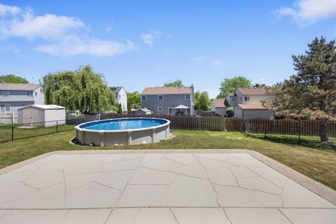 Tiny photo for 8 Elizabeth Court, Lake In The Hills, IL 60156 (MLS # 12627225)