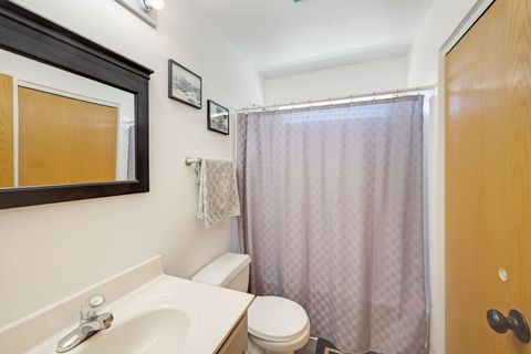 Tiny photo for 8 Elizabeth Court, Lake In The Hills, IL 60156 (MLS # 12627225)