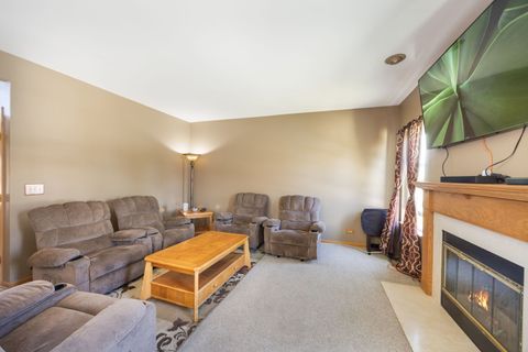 Tiny photo for 8 Elizabeth Court, Lake In The Hills, IL 60156 (MLS # 12627225)