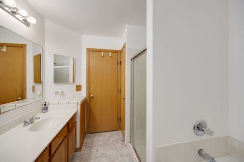 Tiny photo for 8 Elizabeth Court, Lake In The Hills, IL 60156 (MLS # 12627225)