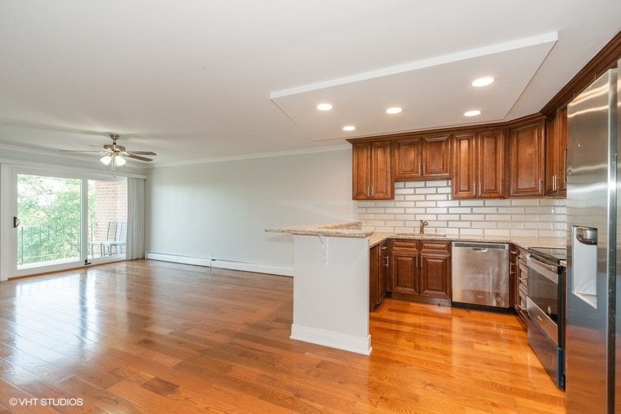 16 E Old Willow Road 409S