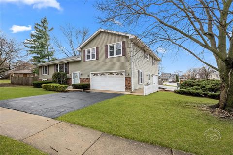Tiny photo for 701 Viking Drive, Batavia, IL 60510 (MLS # 12587222)