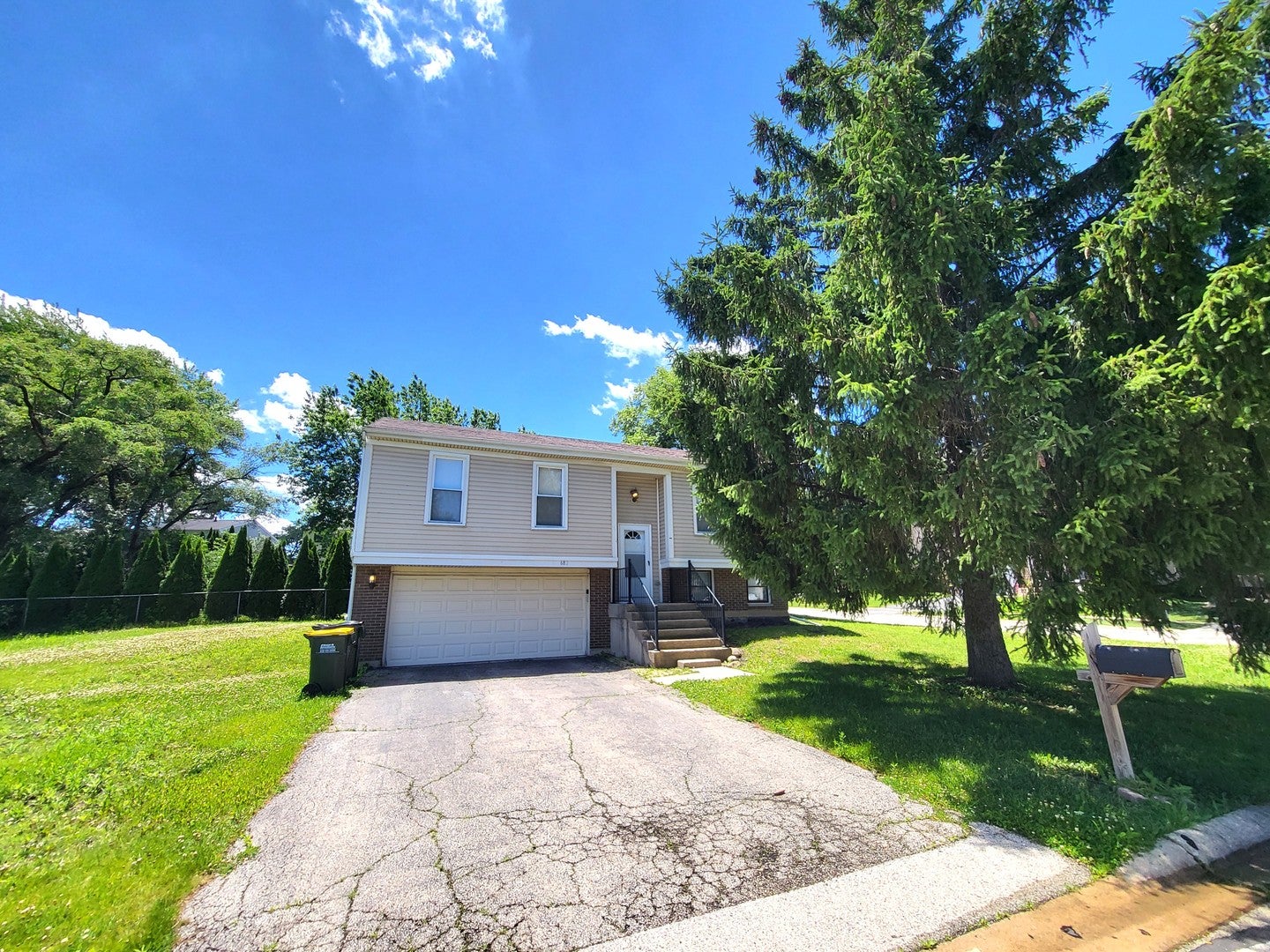 682 N OSWEGO Drive