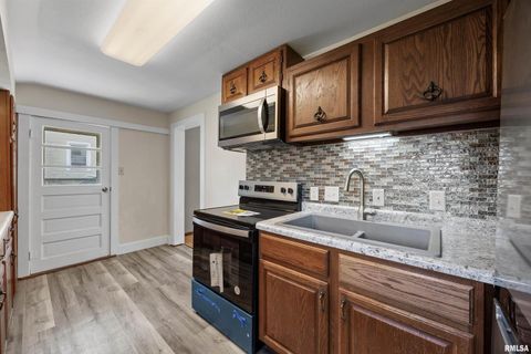 Tiny photo for 401 7TH Avenue, Clarence, IA 52216 (MLS # QC4266746)