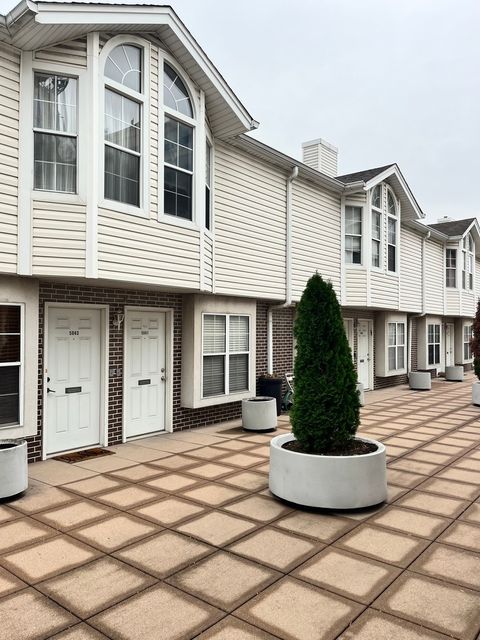 Photo of 5041 WARREN Street, Skokie, IL 60077 (MLS # 12517204)