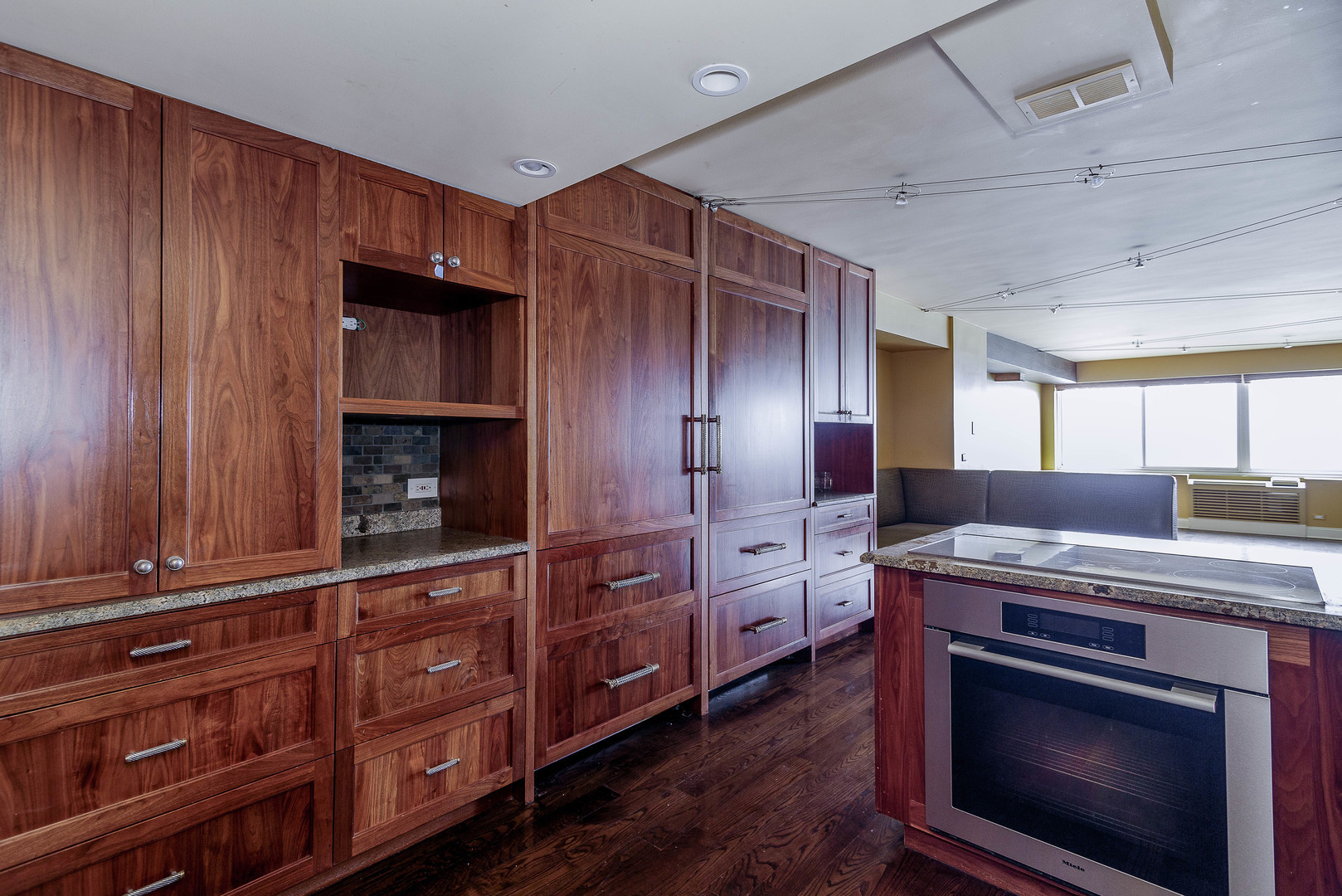 1440 N Lake Shore Drive 22ABCD