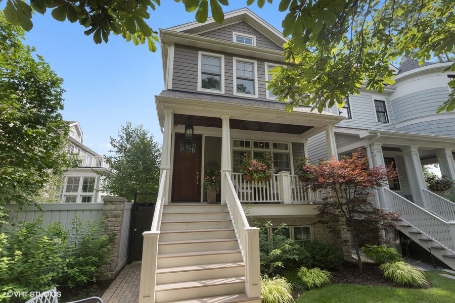 Photo 1 of 29 — 2221 W Cullom Avenue, Chicago, IL 60618