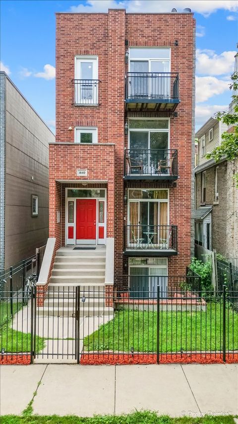 1640 N Whipple Street 3 Chicago IL 60647