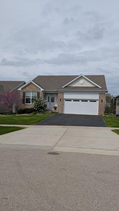 Photo of 410 Mahogany Drive, Algonquin, IL 60102 (MLS # 12635246)