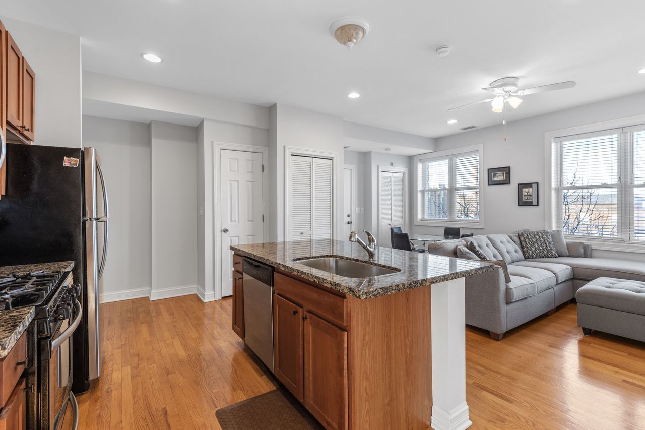 4962 N Spaulding Avenue 3