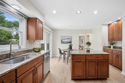 Tiny photo for 4008 N Walnut Avenue, Arlington Heights, IL 60004 (MLS # 12712322)