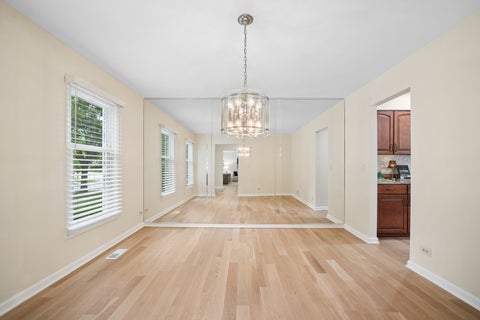 Tiny photo for 4008 N Walnut Avenue, Arlington Heights, IL 60004 (MLS # 12712322)