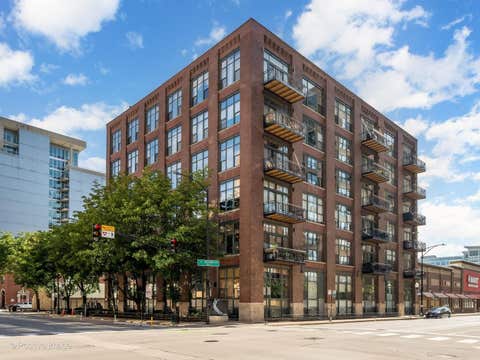 Photo of 701 W Jackson Boulevard #607, Chicago, IL 60661 (MLS # 12692879)