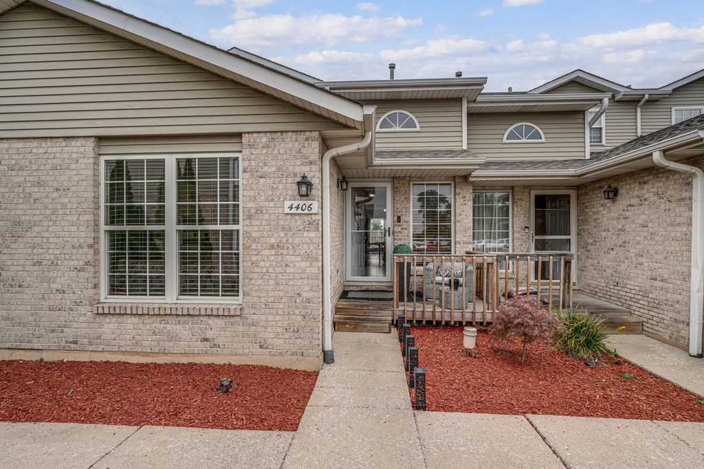 Photo for 4406 W 127th Place, Alsip, IL 60803 (MLS # 12479646)