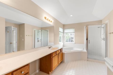 Tiny photo for 3 Barton Creek Court, Lake In The Hills, IL 60156 (MLS # 12557940)